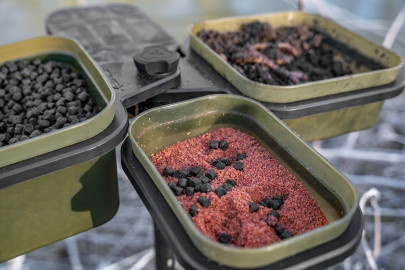 Stojan na krabičky Compact Bait Waiter Set