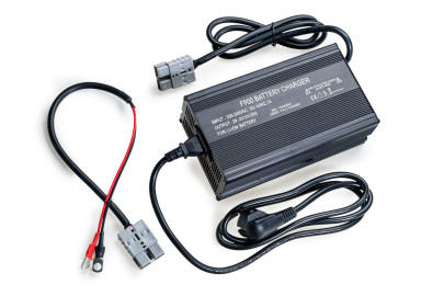 Akumulátor M-CELL LiFePO4 12V 100Ah + 20A nabíječka