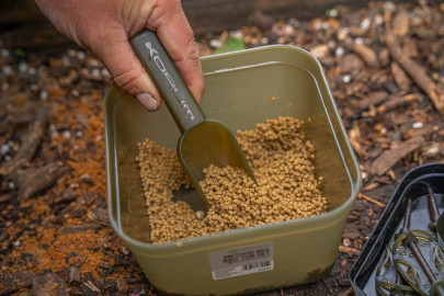 Miska s Lopatkou Method Mix Bait Tub Set