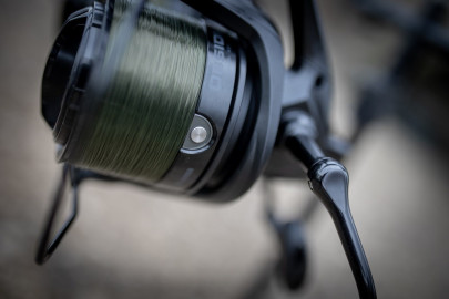 Naviják Obsidian Carp 12000