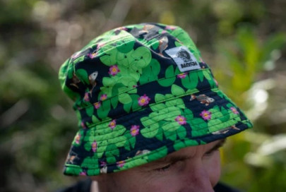 Klobouk Make It Happen Badge Bucket Hat Olicle