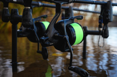 Naviják Obsidian Carp 12000