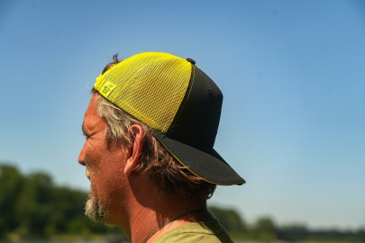 Kšiltovka Black and Yellow Trucker Cap