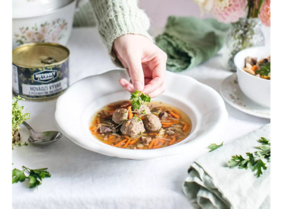 Jídlo Hotové Hovězí vývar s játrovými haluškami