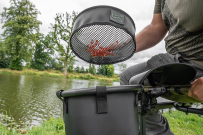 Držák S miskou Any Chair Eva Bowl and Riddle
