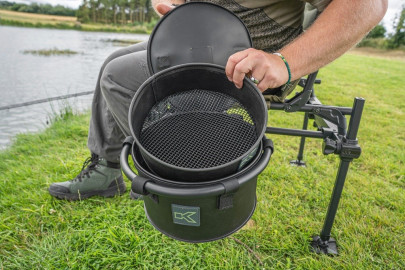 Držák S miskou Any Chair Eva Bowl and Riddle