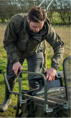 Zavážecí loďka Hunter 750 Bait Boat