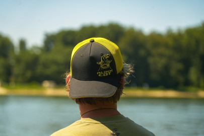 Kšiltovka Black and Yellow Trucker Cap