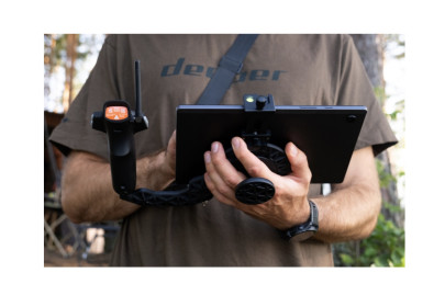 Držák na tablet a ovladač loďky Quest