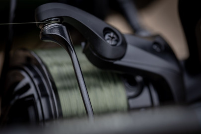 Naviják Obsidian Carp 12000